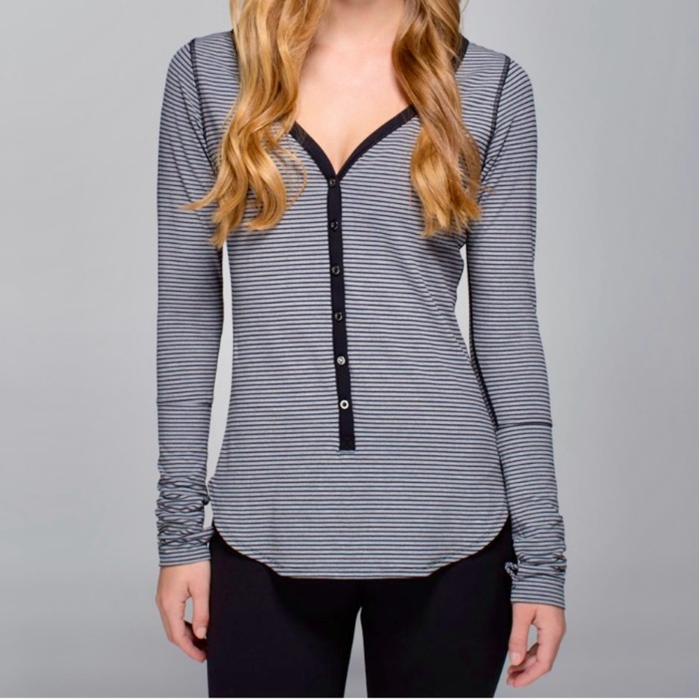 Lululemon Awesoma Henley, Hyper Stripe Black Heathered Slate, Size Small Tall